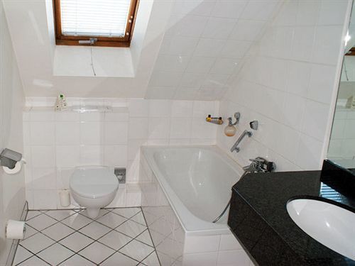 Hotel Entrée Groß Borstel Garni 4*